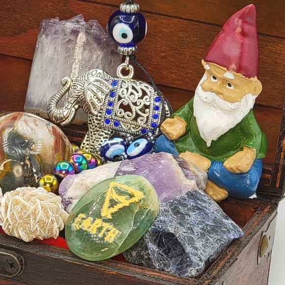 Treasure Chest of Crystals ❤️ - Picture 8 of 10